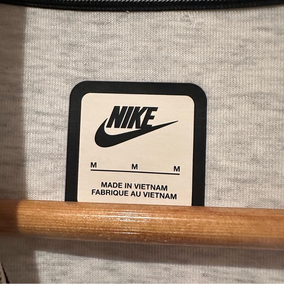 Nike Sportswear Tech Fleece Windrunner Jumpsuit Wide Leg - Picture 4 of 9